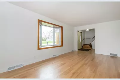 21300  Astolat Dr, Brookfield, WI 53045 - Photo 11