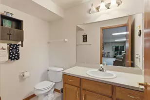 N80W17455 Robin Cir, Menomonee Falls, WI 53051 - Photo 29