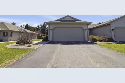 N80W17455  Robin Cir, Menomonee Falls, WI 53051 - Photo 1