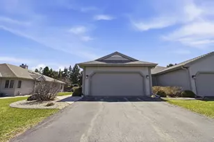 N80W17455 Robin Cir, Menomonee Falls, WI 53051 - Photo 1