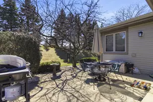 N80W17455 Robin Cir, Menomonee Falls, WI 53051 - Photo 33