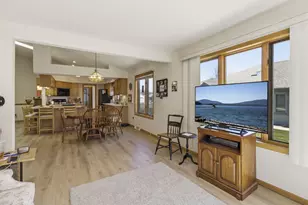 N80W17455 Robin Cir, Menomonee Falls, WI 53051 - Photo 11