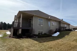 6837 W Greyhawk Ct, Franklin, WI 53132 - Photo 11