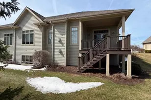 6837 W Greyhawk Ct, Franklin, WI 53132 - Photo 5