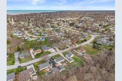 3525  Indian Trl, Racine, WI 53402 - Photo 17