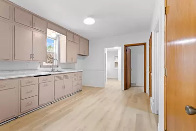 120 N Park Pl, Plymouth, WI 53073 - Photo 5