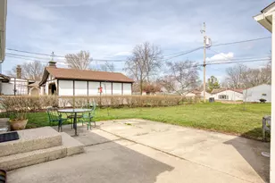 955 Lincoln Dr, West Bend, WI 53095 - Photo 17
