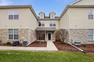 N16W26521 Meadowgrass Cir, Pewaukee, WI 53072 - Photo 1