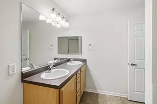 N16W26521 Meadowgrass Cir, Pewaukee, WI 53072 - Photo 21