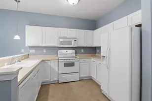 2424 Fox River Pkwy, Waukesha, WI 53189 - Photo 7