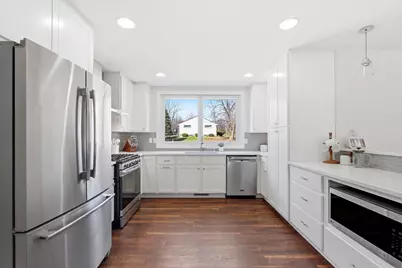 1633 W Eleanor Pl, Mequon, WI 53092 - Photo 9