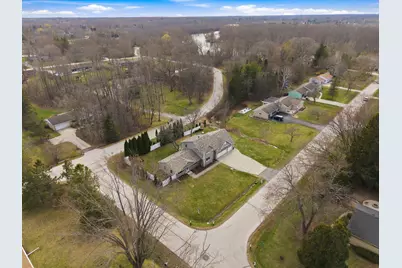 1633 W Eleanor Pl, Mequon, WI 53092 - Photo 57