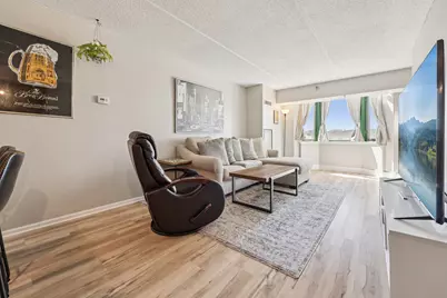 270 E Highland Ave #446, Milwaukee, WI 53202 - Photo 7