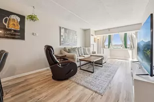 270 E Highland Ave, Milwaukee, WI 53202 - Photo 7