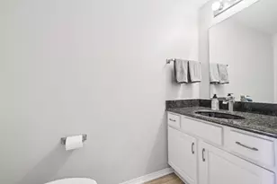 270 E Highland Ave, Milwaukee, WI 53202 - Photo 13