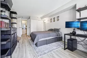 270 E Highland Ave, Milwaukee, WI 53202 - Photo 17