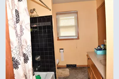 7362 N 38th St, Milwaukee, WI 53209 - Photo 13