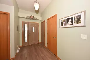 309 la Roche Ln, Belgium, WI 53004 - Photo 3