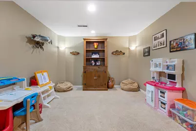 N66W13490  Crestwood Dr, Menomonee Falls, WI 53051 - Photo 33