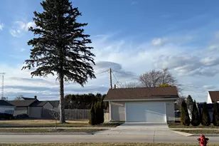 604 Reed Ave, Manitowoc, WI 54220 - Photo 3
