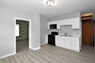 3209 Charles St, Racine, WI 53402 - Photo 7