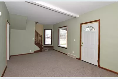 3209  Charles St, Racine, WI 53402 - Photo 3
