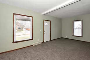 3209 Charles St, Racine, WI 53402 - Photo 5