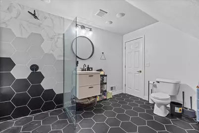 2221 E Oklahoma Ave, Milwaukee, WI 53207 - Photo 27