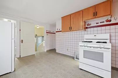 3318 S 98th St, Milwaukee, WI 53227 - Photo 9