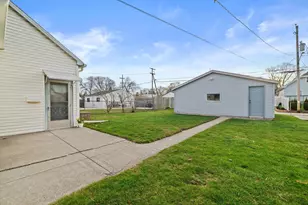 3318 S 98th St, Milwaukee, WI 53227 - Photo 17