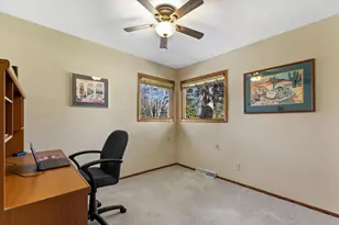 N8W27287 Woodridge Ln, Pewaukee, WI 53188 - Photo 19