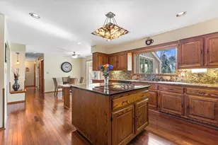 N8W27287 Woodridge Ln, Pewaukee, WI 53188 - Photo 7