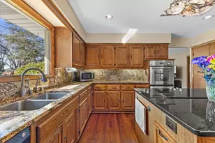 N8W27287 Woodridge Ln, Pewaukee, WI 53188 - Photo 11