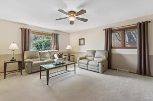 N8W27287 Woodridge Ln, Pewaukee, WI 53188 - Photo 17