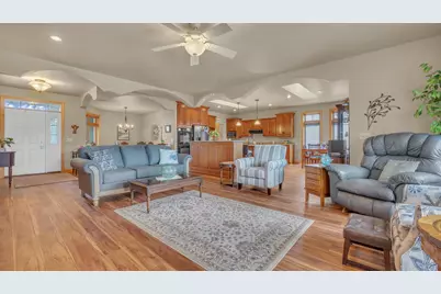 68  Aurora Ln, Fond du Lac, WI 54935 - Photo 5