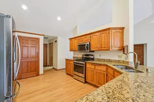 16605 W Sumerland Ct, New Berlin, WI 53151 - Photo 11