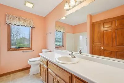 16605 W Sumerland Ct, New Berlin, WI 53151 - Photo 25