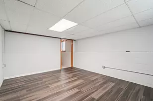 16605 W Sumerland Ct, New Berlin, WI 53151 - Photo 33