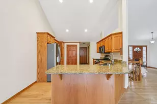 16605 W Sumerland Ct, New Berlin, WI 53151 - Photo 9