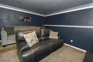 W231N7020 Homestead Ct, Sussex, WI 53089 - Photo 5