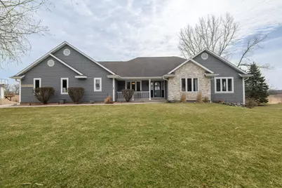 W231N7020  Homestead Ct, Sussex, WI 53089 - Photo 1