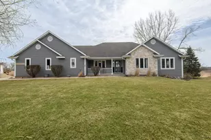 W231N7020 Homestead Ct, Sussex, WI 53089 - Photo 1
