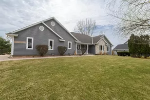 W231N7020 Homestead Ct, Sussex, WI 53089 - Photo 49