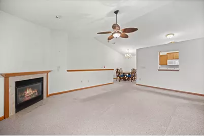 6235  Walnut Ln #8, Cudahy, WI 53110 - Photo 3