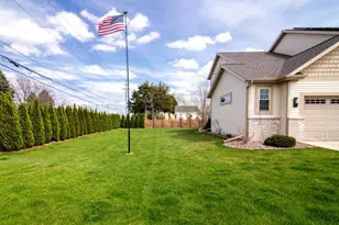 501 Pine Hollow Pl, Watertown, WI 53094 - Photo 5