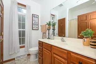 9267 S 54th St, Franklin, WI 53132 - Photo 13