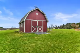 W1097 Spring Prairie Rd, Spring Prairie, WI 53105 - Photo 9