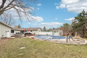 W338S4370 Drumlin Dr, Genesee, WI 53118 - Photo 51