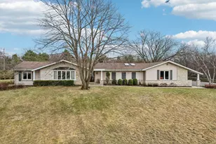 W338S4370 Drumlin Dr, Genesee, WI 53118 - Photo 1