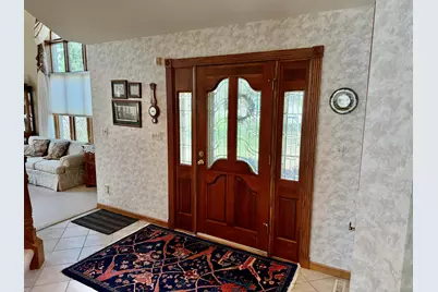 511  Clovercrest Ct, Watertown, WI 53094 - Photo 9